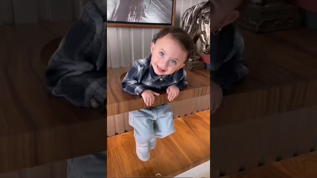 ليان تأكل ليليان 🤗دكتورة خلود توري التوأم صورهم يوم كانوا صغار🤔ليان وليليان مطقمين مع دكتورة خلود 🤭