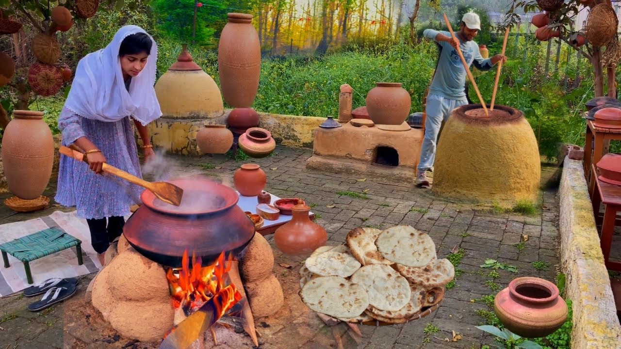 Clay Deg NIHARI: CookingTraditional NIHARI in Clay Daig with Tandoori Roti in village Il