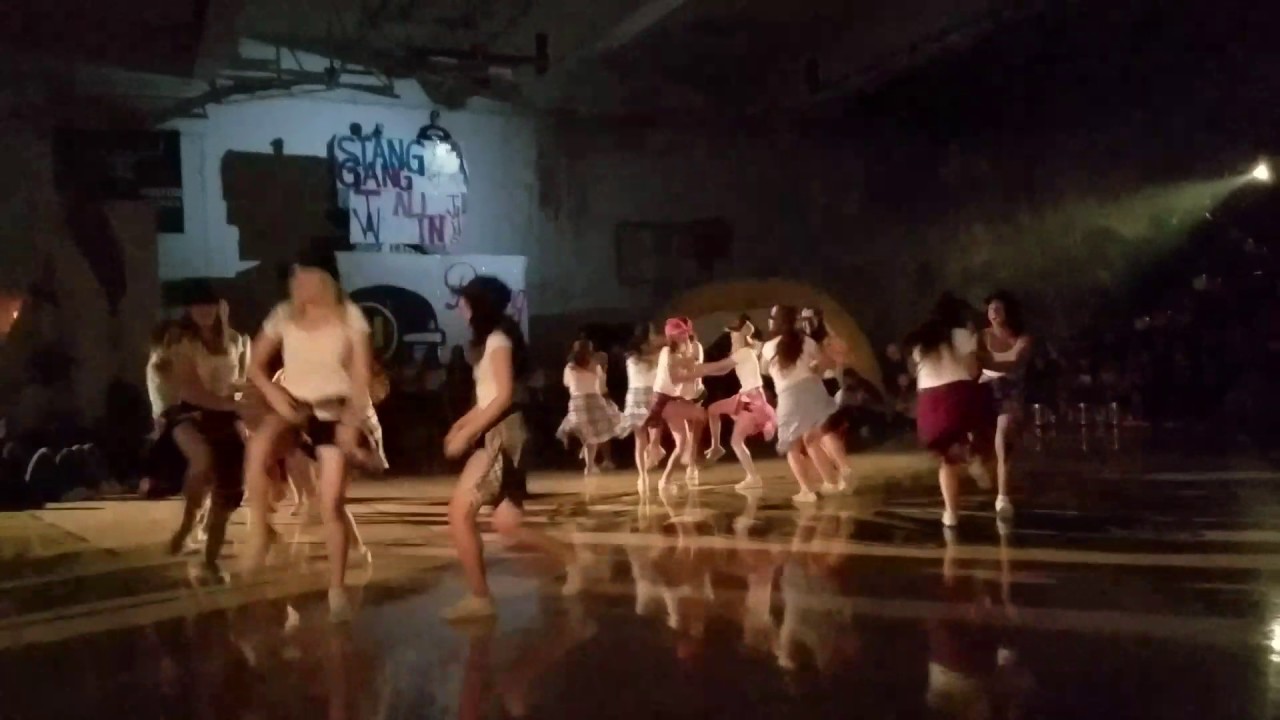 Tulare Union Tribe Cheerleaders Bell Game Rally Routine 2016