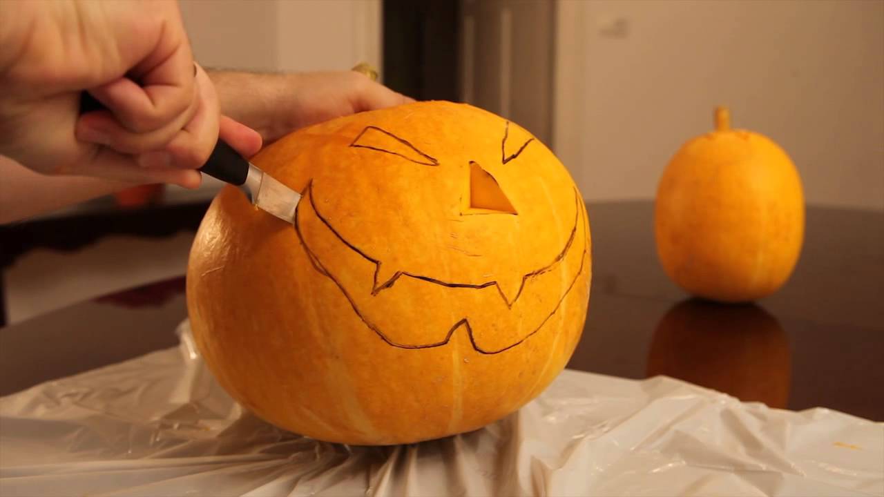 Jak przygotować i wyciąć dynię na Halloween?