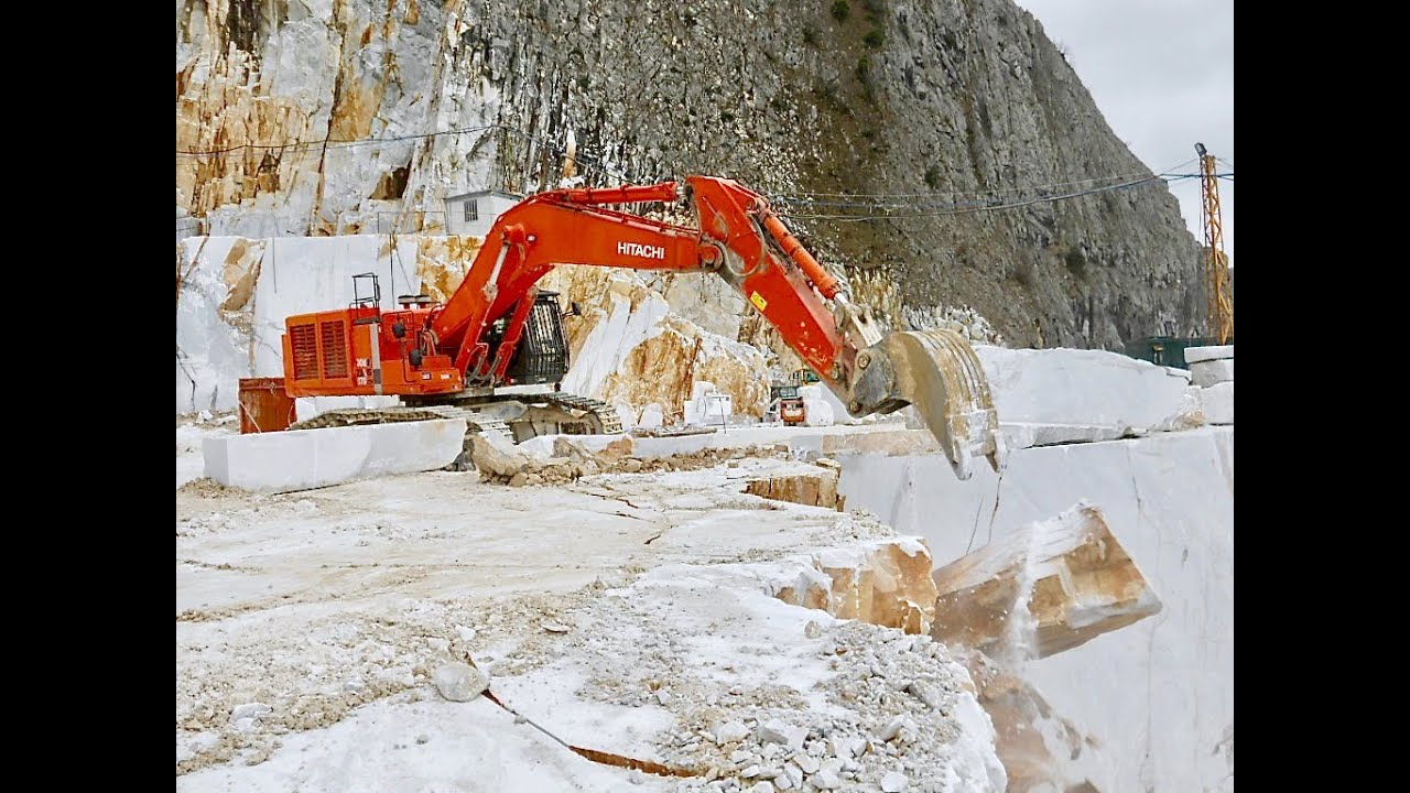 Macchine movimento terra nelle cave di marmo di Carrara anni 1996 e 1997
