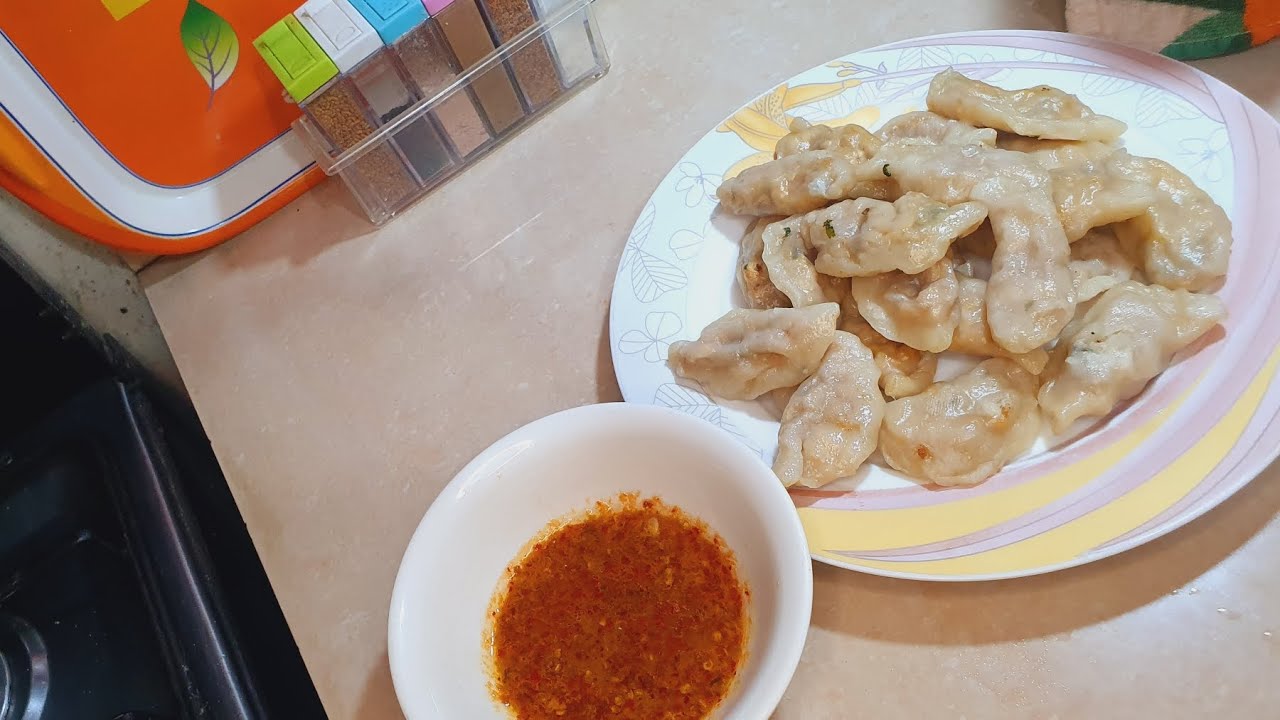 Tasty chicken momos 