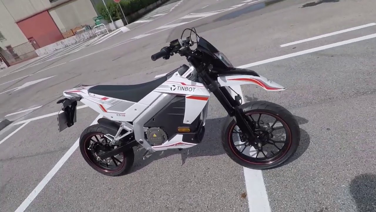 Primo approccio e piccolo test con la moto elettrica SUPERMOTARD TINBOT ESUM 3 0 low cost sul serio