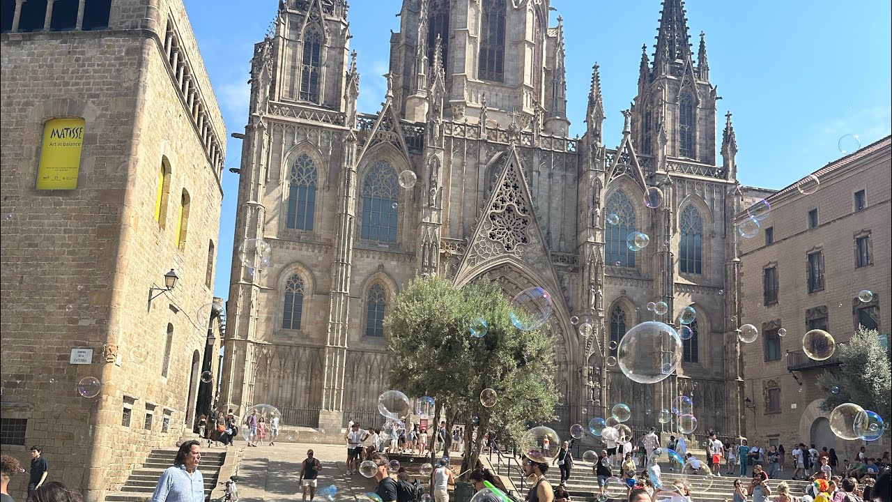 Barri Gotic , Barcelona Spain 4K Walk
