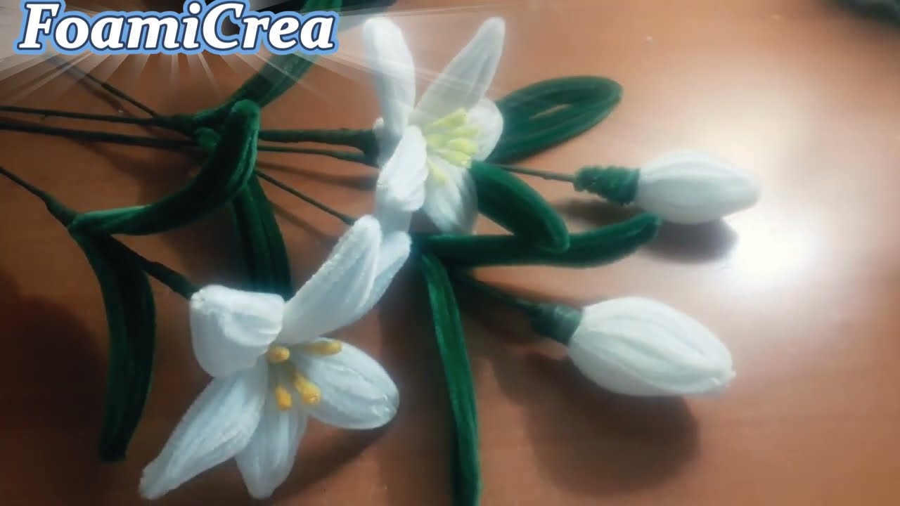 Lirios Hechos con Limpiapipas - Faciles de hacer - Flores - FoamiCrea