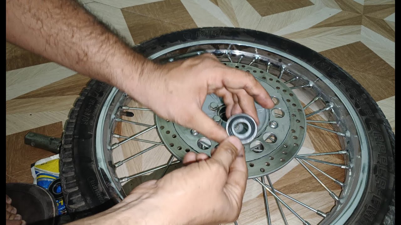 Royal Enfield classic | front wheel bearing problem & solution | #mehrariderzz |