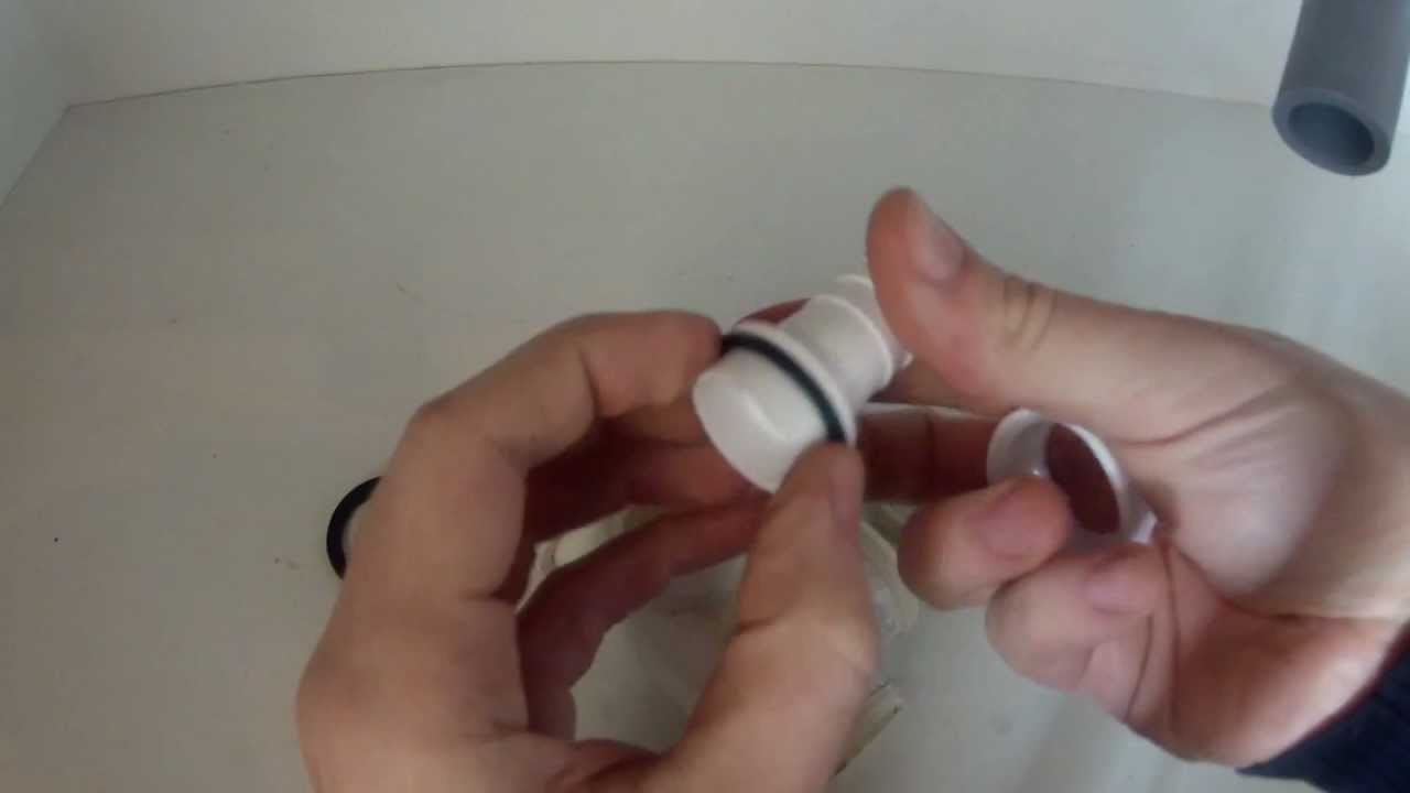 Comment installer une évacuation d'eau pour lave-linge ou lave vaisselle sur un siphon.