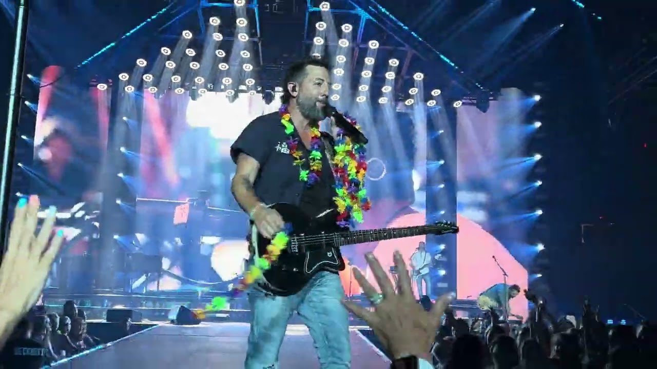 Old Dominion “Hawaii” Live at The Santander Arena