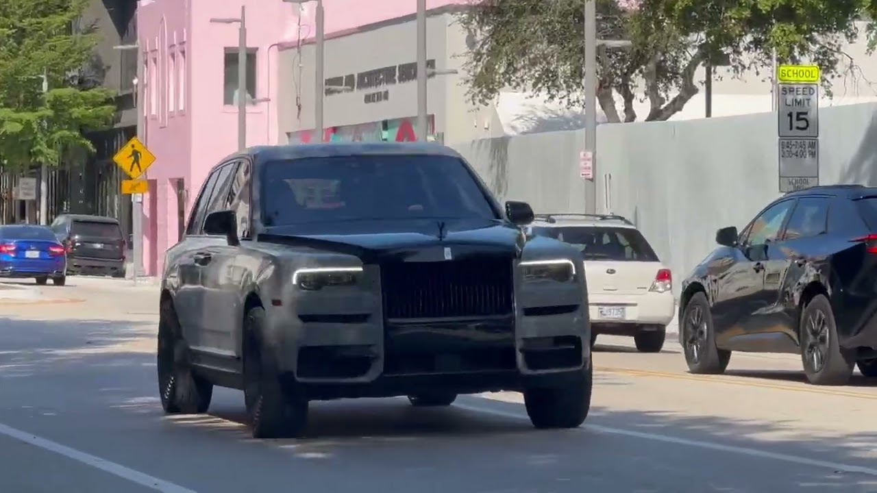 Supercar and Luxury Car Spotting In Miami Design District