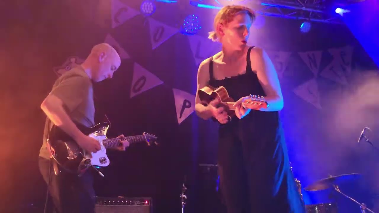 Allo Darlin' - My Heart Is A Drummer - live in Köln, Gebäude 9 @ Cologne Popfest 5.4.2025