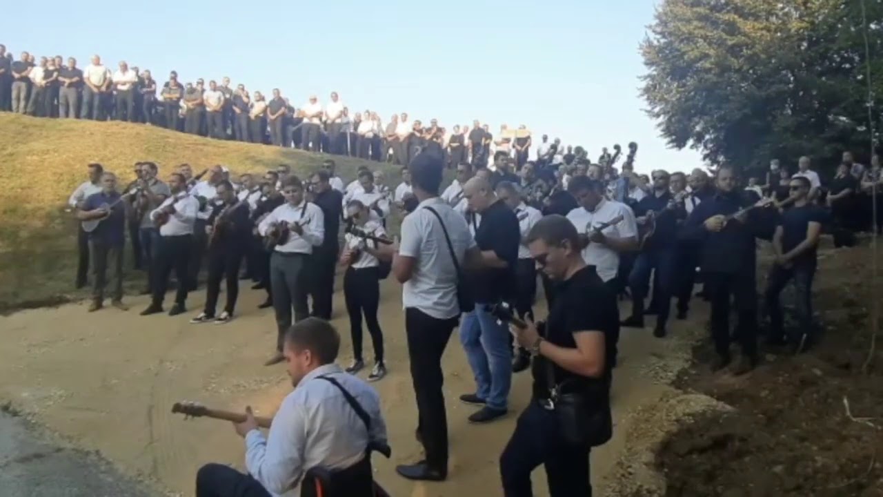 Tamburaši Pjesmom rastanaka ispratili Željka Jakuša