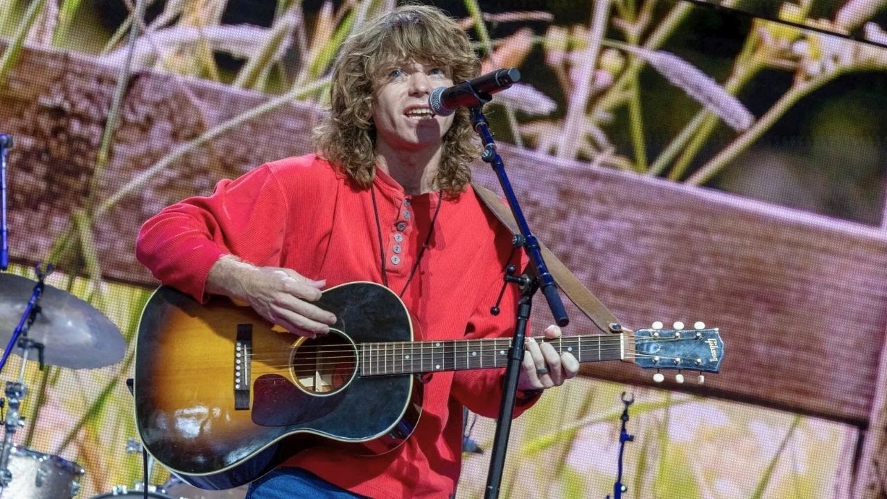 🎤 Jesse Welles: Artists Must Speak Hope & Truth at Grammys! ✨