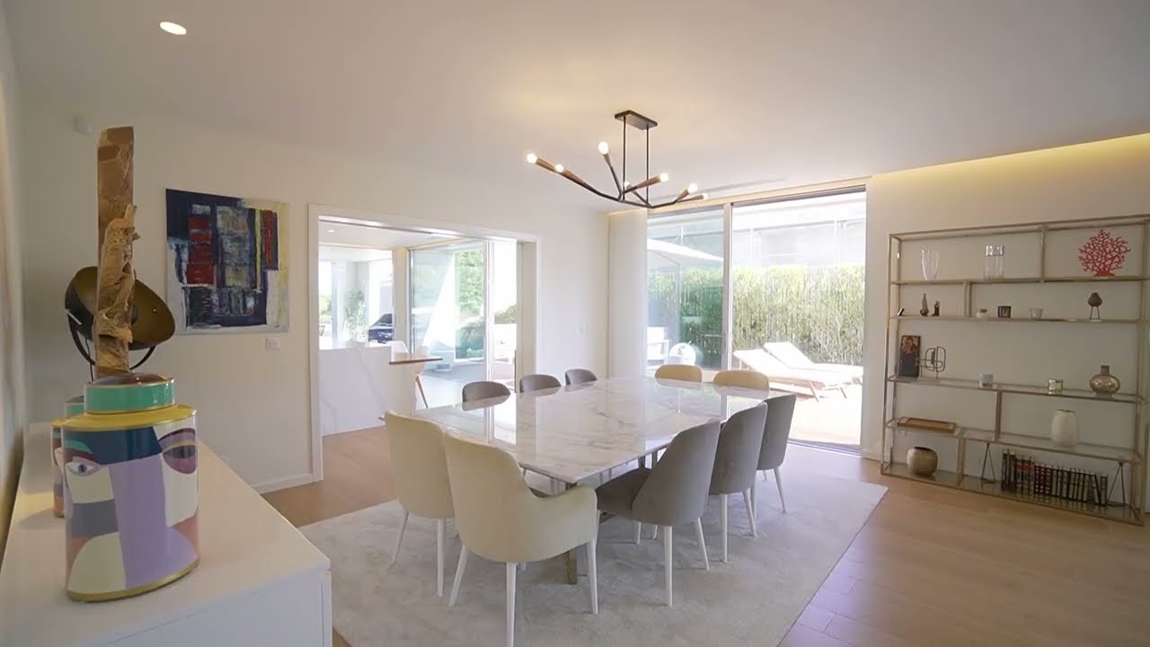 Moradia de arquitetura contemporânea, em zona tranquila de Carnaxide