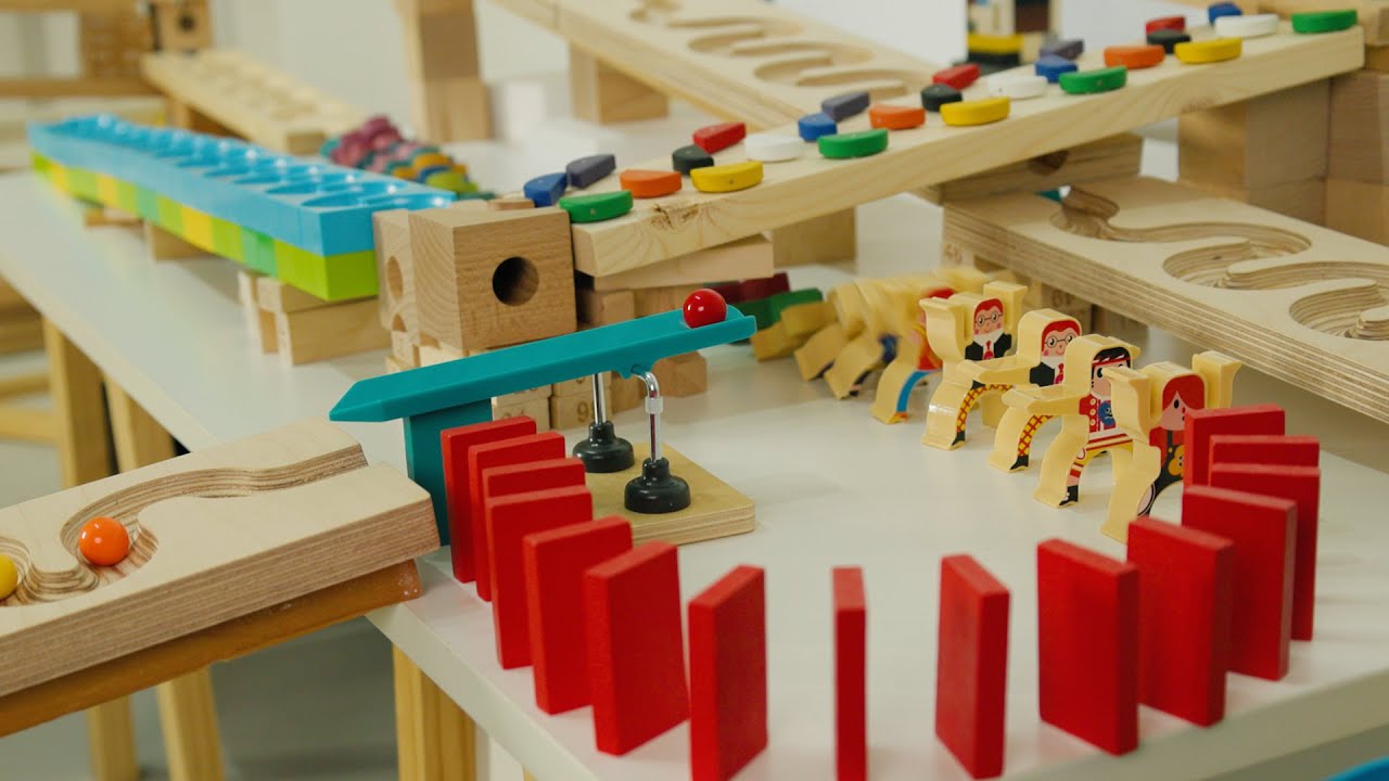 Continuous Chain of Marbles and Dominos ☄️ Marble Run and Dominoes