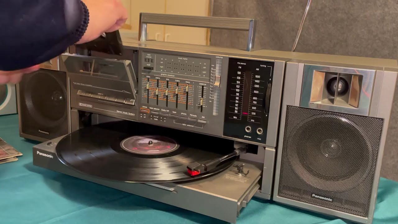 Panasonic SG-J800 Turntable Boombox 1984