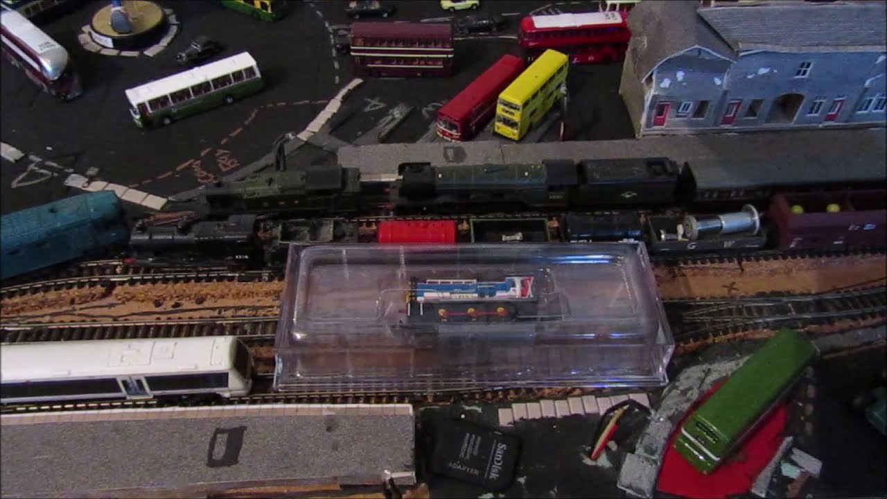 Reviwing Graham Fraish class 08 Network Southest livery