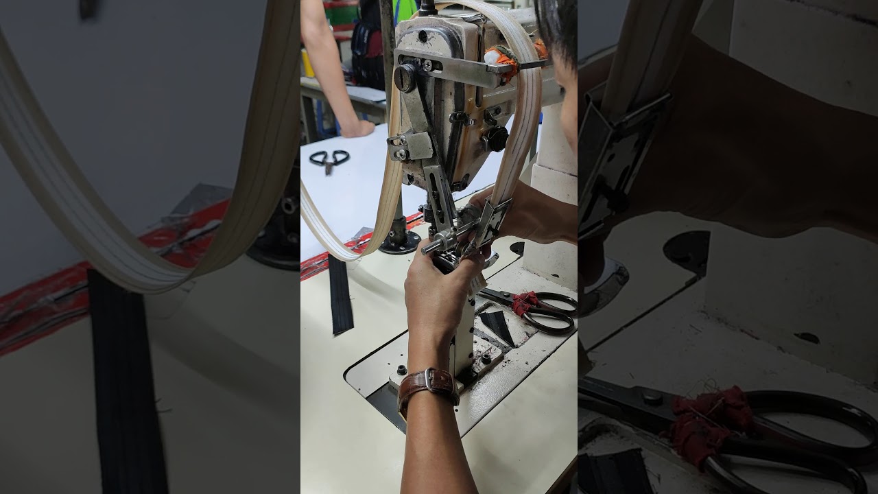Máy may nón , và đỉnh cao của tay nghề lão luyện trên 12 năm