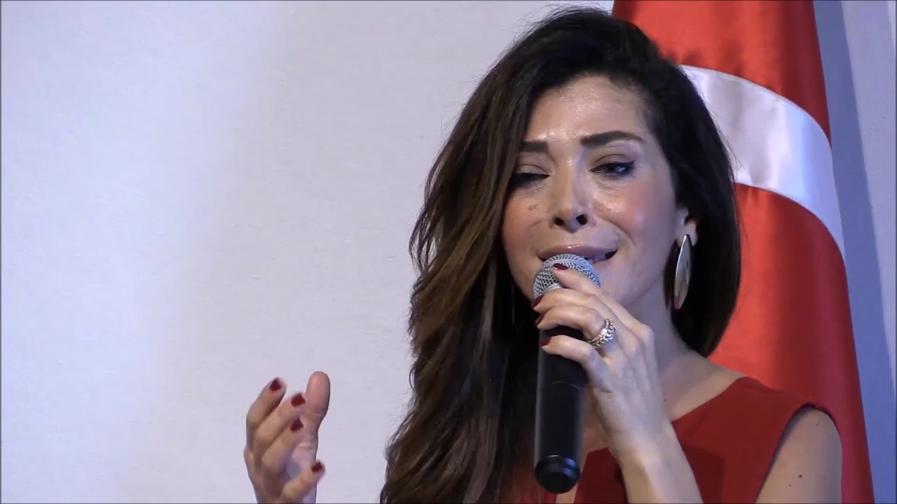 Elif Güreşçi - Zamanı Var ki Her Bezmim Anarsın