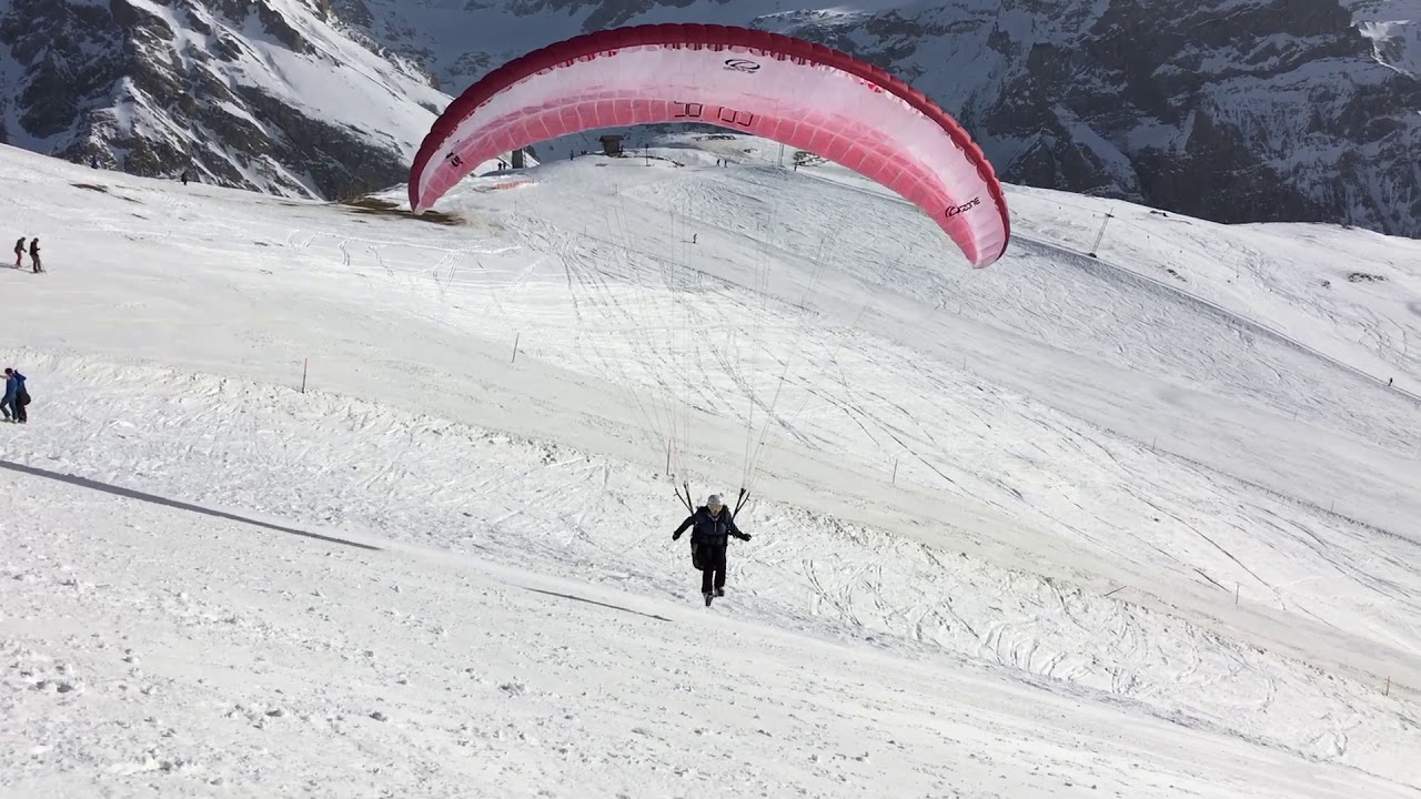 Gleitschirmfliegen lernen im Berneroberland