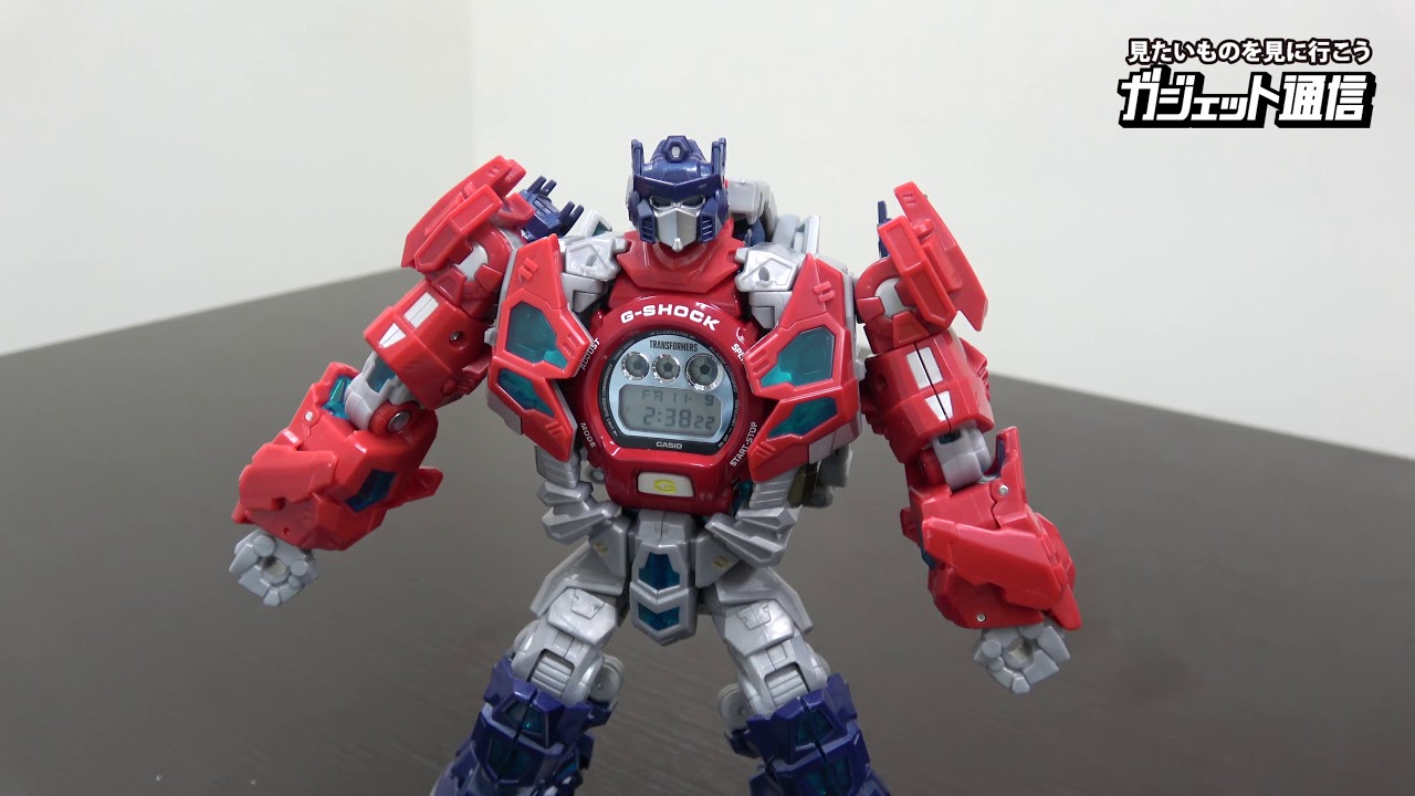 トランスフォーマーとG-SHOCKが合体！　新製品フィギュア変形デモ