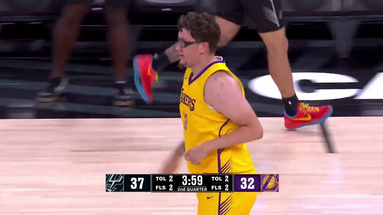 Robbie Avila with the layup for his first Summer League bucket
