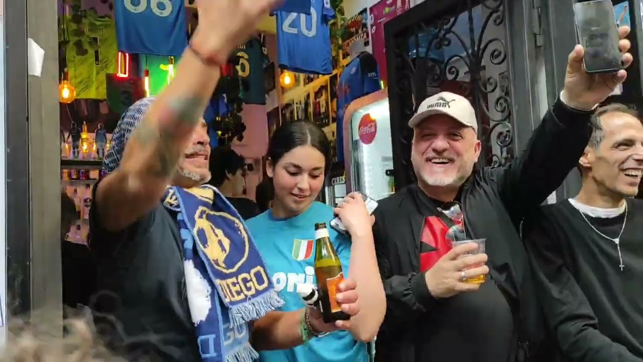 Studenti dell'Elba in viaggio d'istruzione a Napoli a festeggiare il terzo scudetto