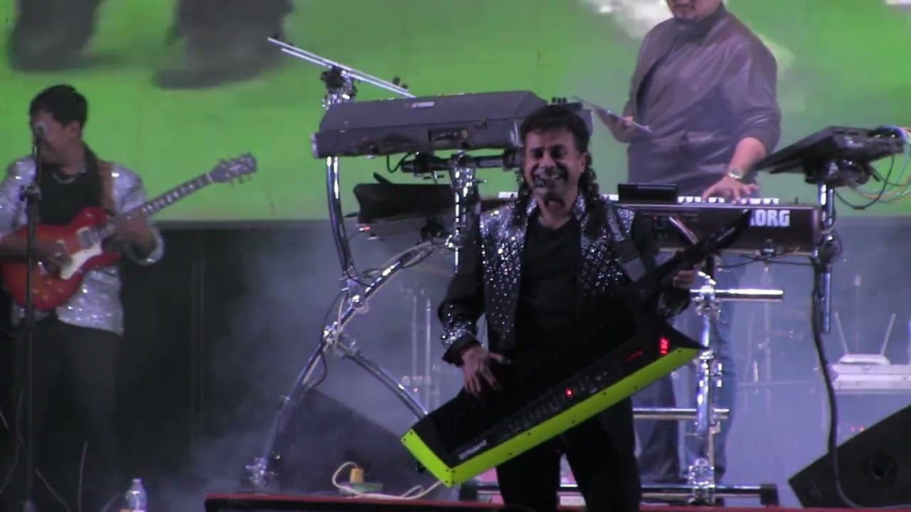 HUGO RUIZ CUMBIA PAJARITOS  EN VIVO