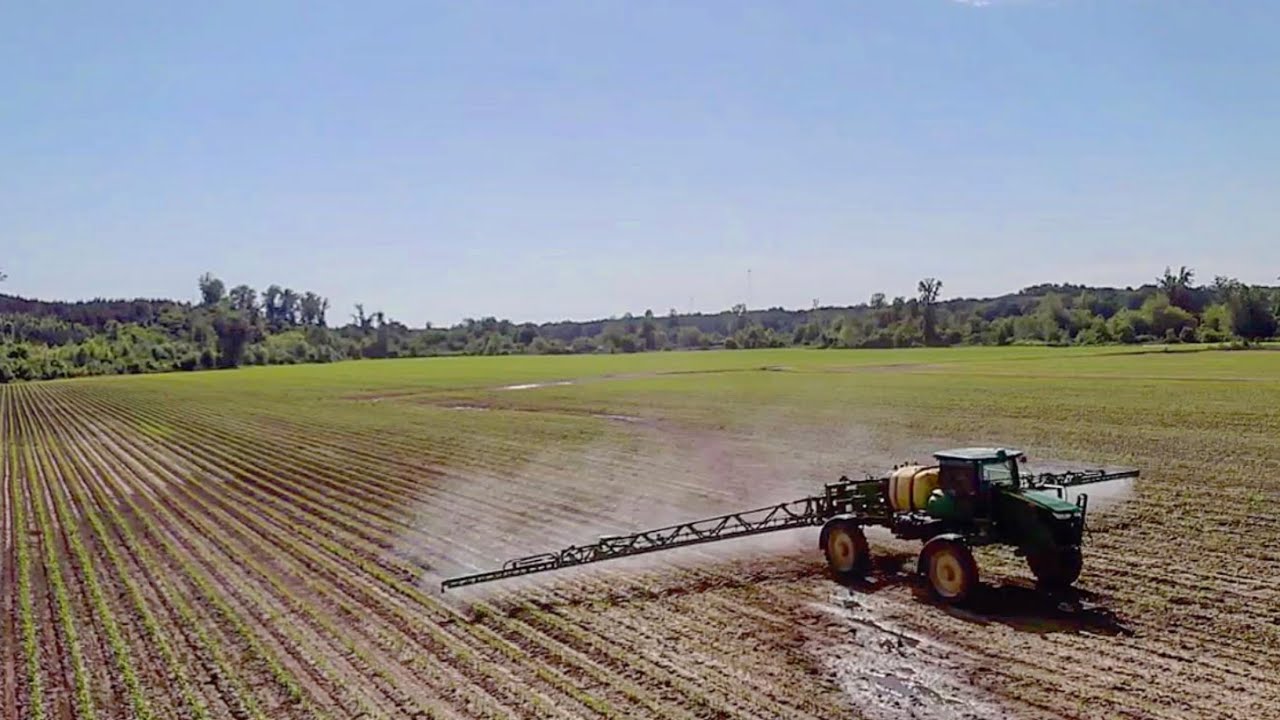 Spraying Corn with the New R 4030 John Deere 

Full Review of 4030 vs. 4730 Sprayer