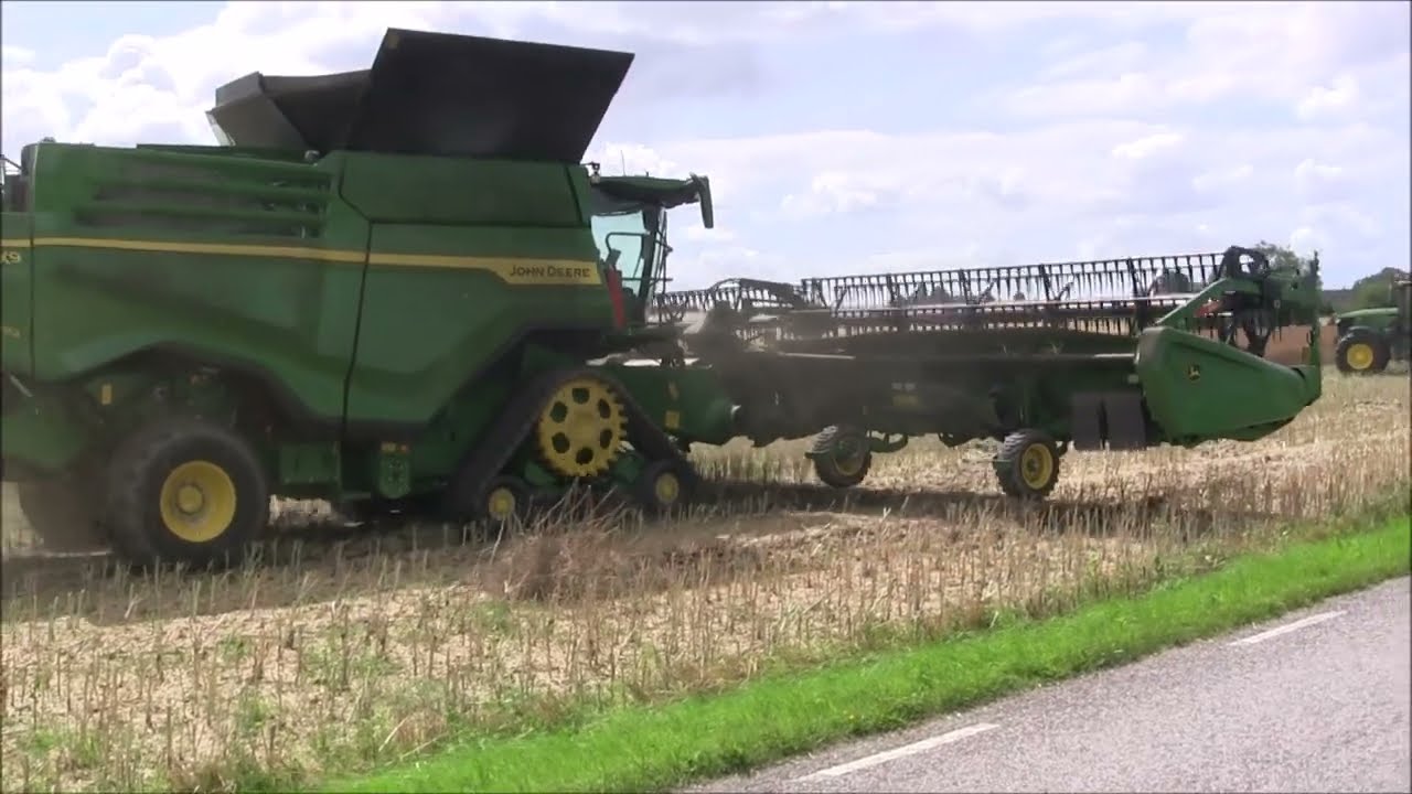 JOHN DEERE X9 och LEXION 780 tar rapsen på Svenstorps Gods