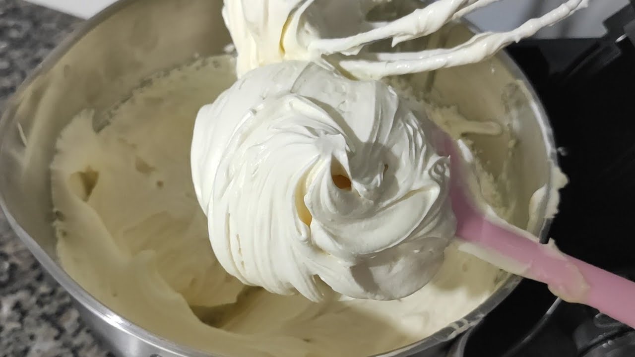 RECHEIO DE NINHO FEITO COM CREME DE LEITE PASTEURIZADO - SORAIA CAKES