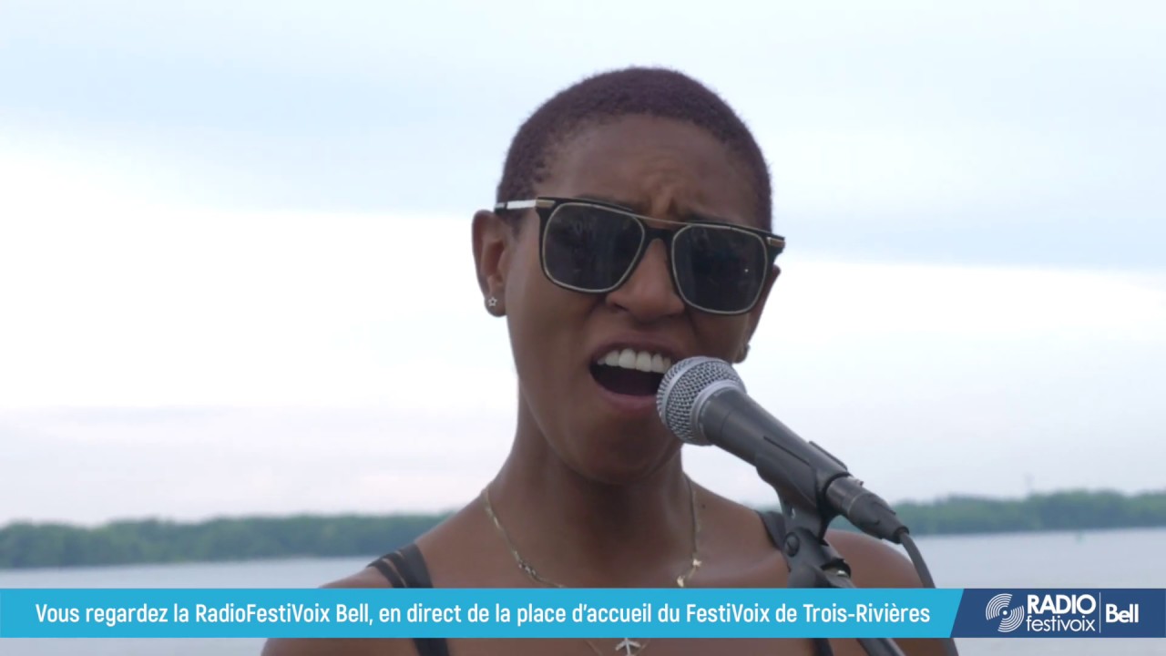 Dominique Fils-Aimé chante 