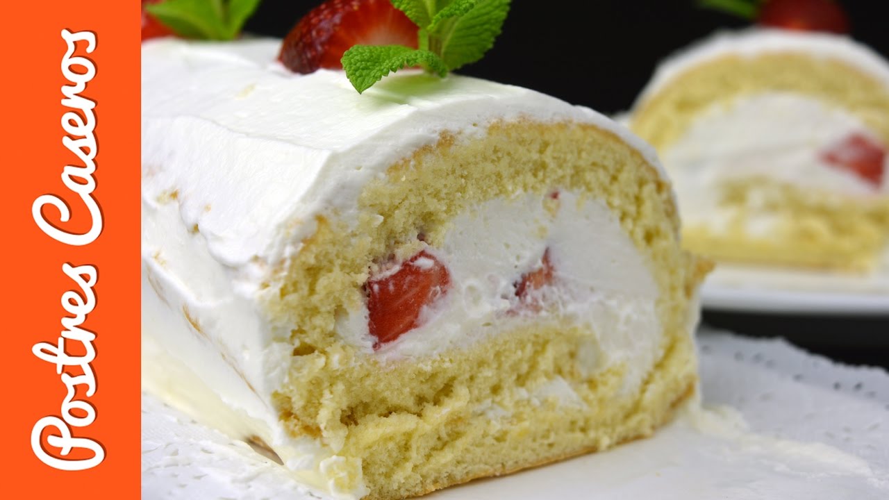 Como hacer un brazo de gitano o pionono con nata y fresas
