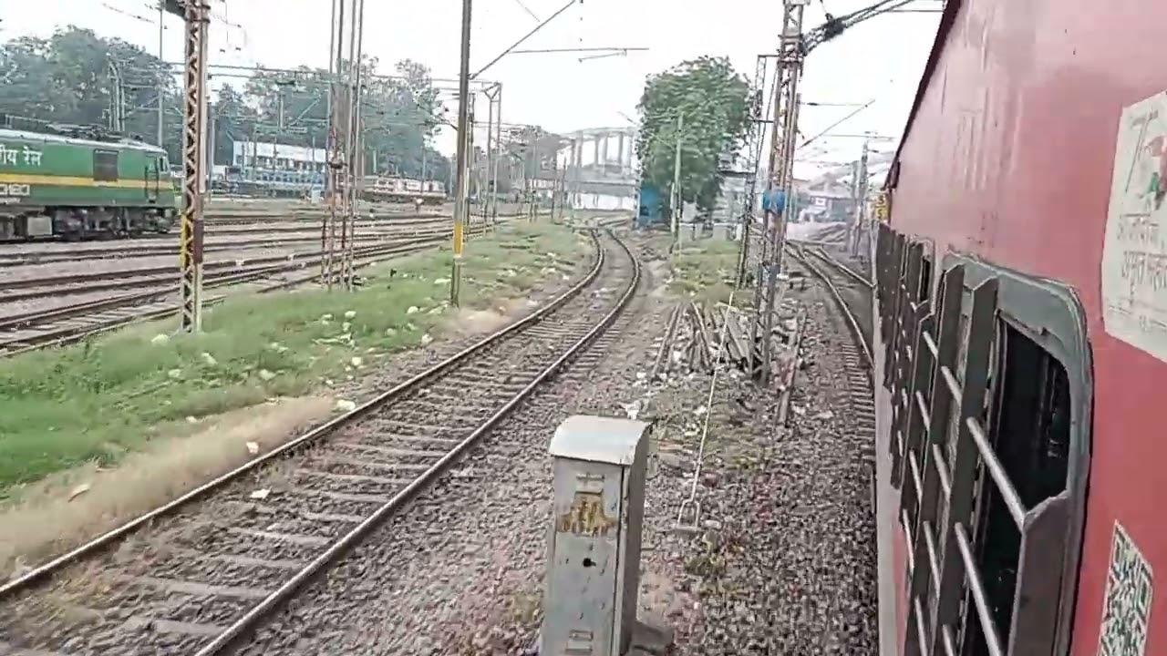 Train no 19602 Udaipur weekly express skip Ghaziabad #indianrailways ||Md Raja Vlog||