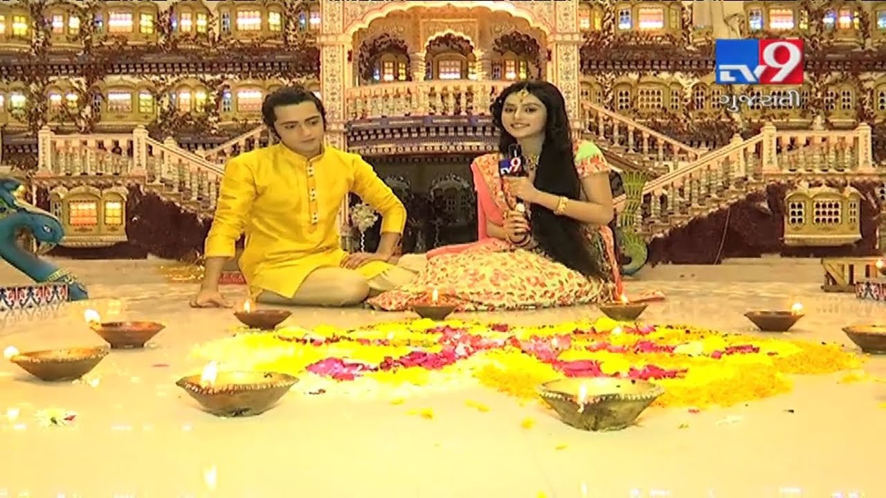 Have a look at the beautiful Rangoli made by serial 'Radha krishna' cast