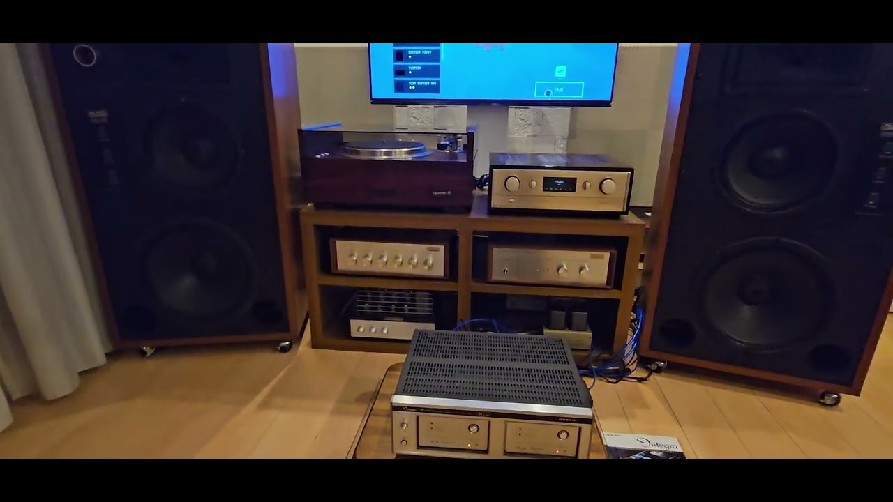Accuphase c  280 V.    ONKYO Integra M-955NII