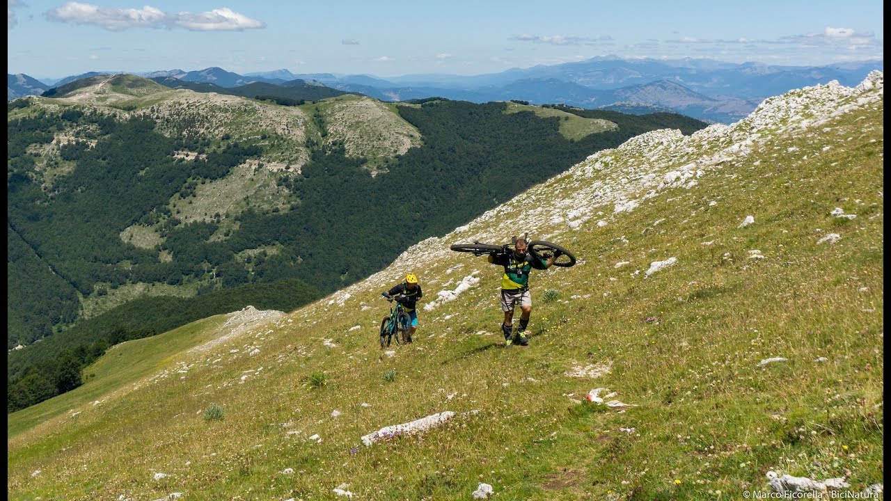 Monte Viglio 2156m - Enduro 4k yeti sb5.5 in portage