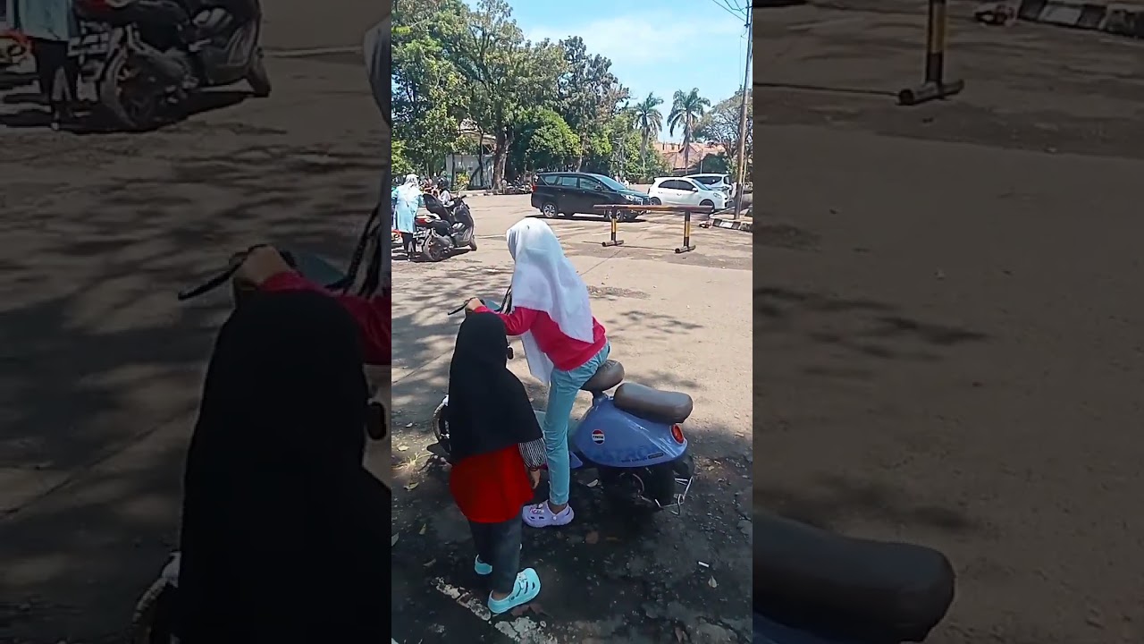 halo teman teman aku lagi main sepeda litsrik