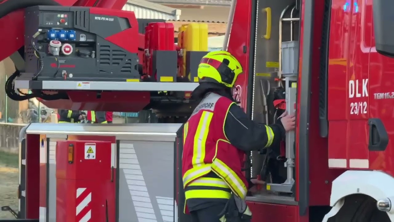 Landwirtschaftliches Gebäude in Brand