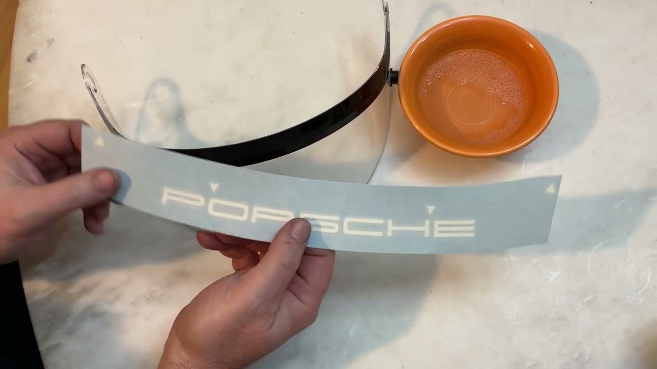 Applying a Stilo ST6 visor decal