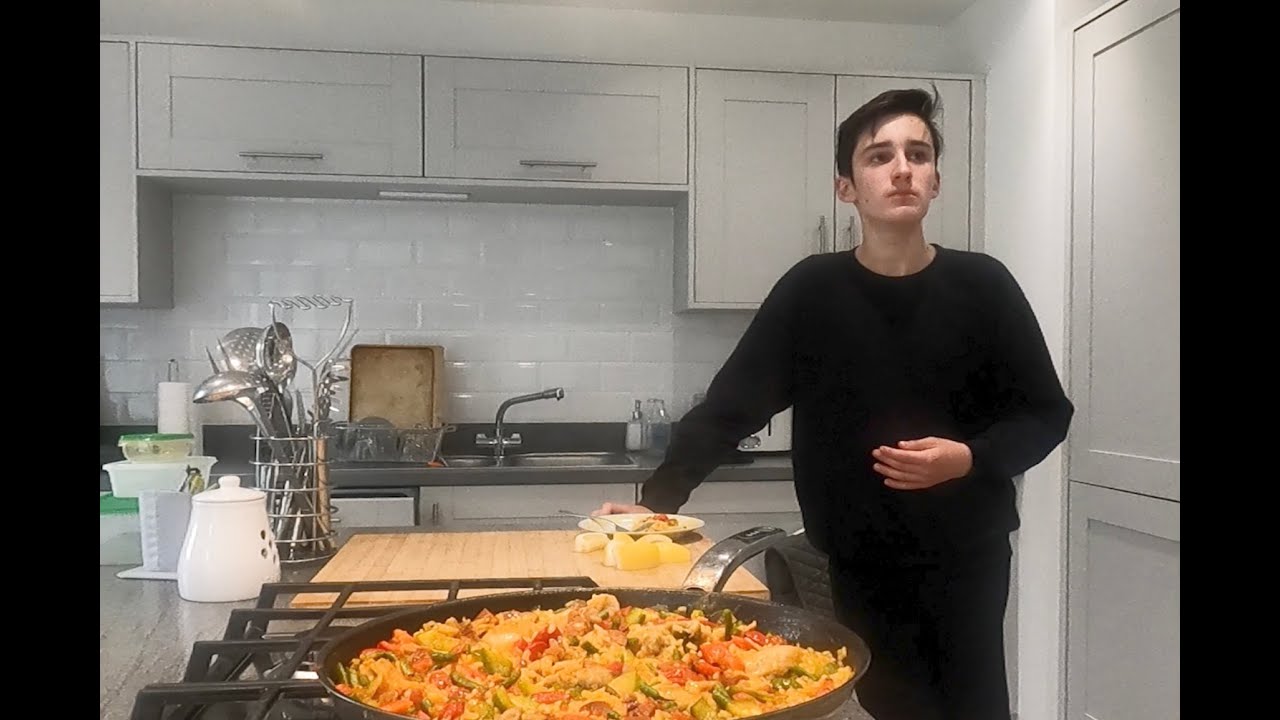 Cooking Paella with 14-year-old for Duke of Edinburgh Award. Ep 19