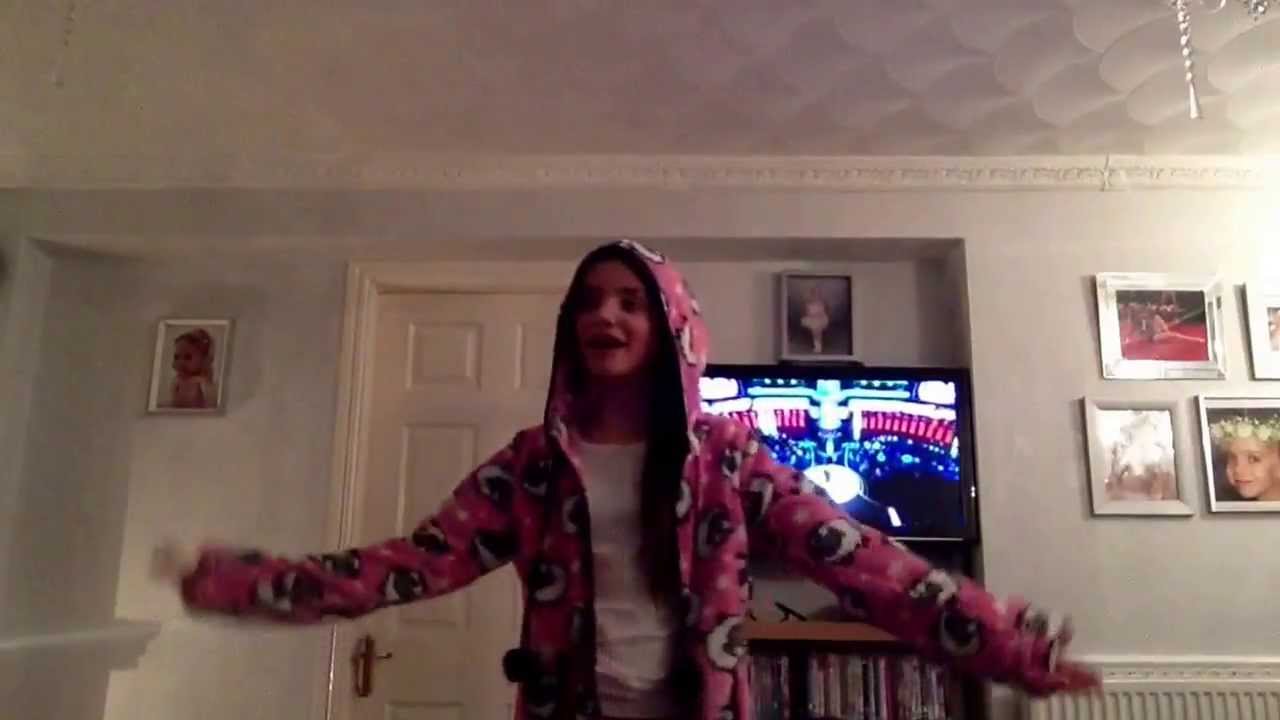 How to put on a dressing gown
