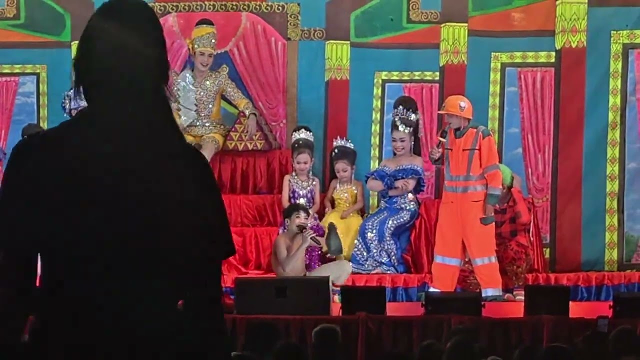 ลิเกคณะโป๊ยเซียนสุรินทร์ศิลป์