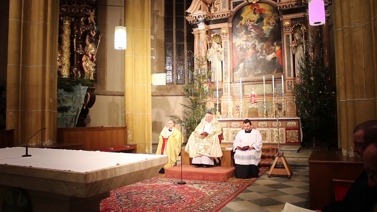 1.  Pontifikalvesper von Weihnachten 2018