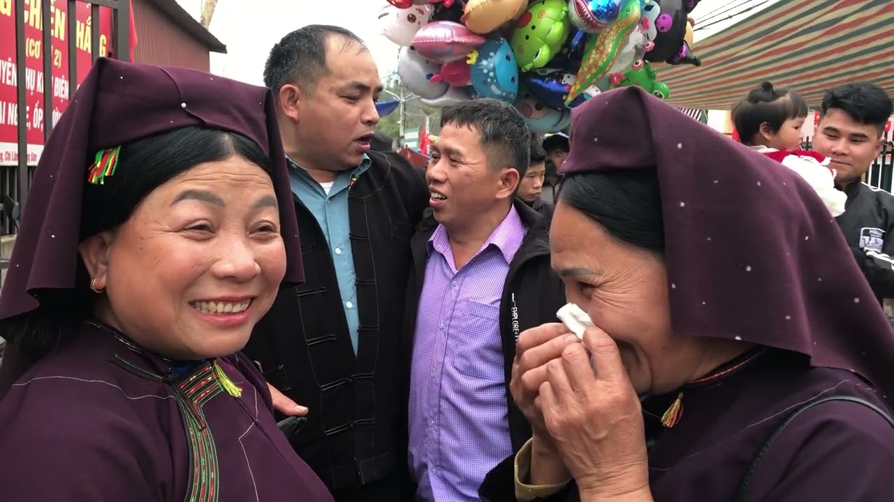 Hát sli chia tay hội Háng Ví