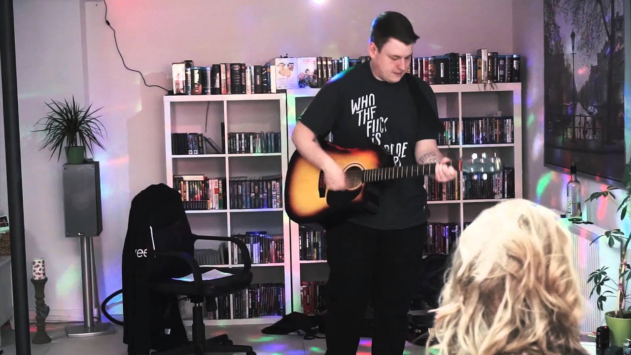 Grundhass - Sitzbezugrevolution (Wohnzimmerkonzert in K&ouml;ln 27.03.2016)