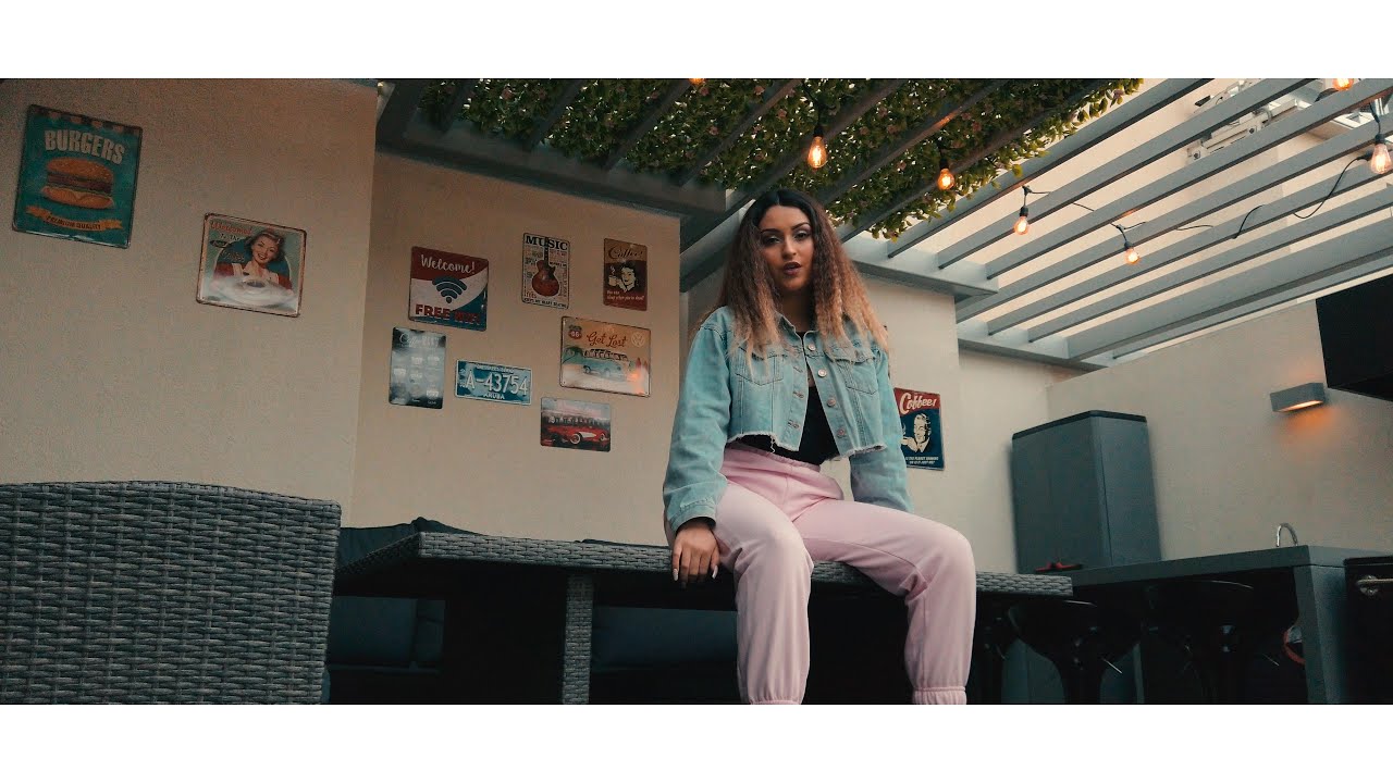 Gigi Caro - Casa Sola 💅🏻😈 (Video Oficial)