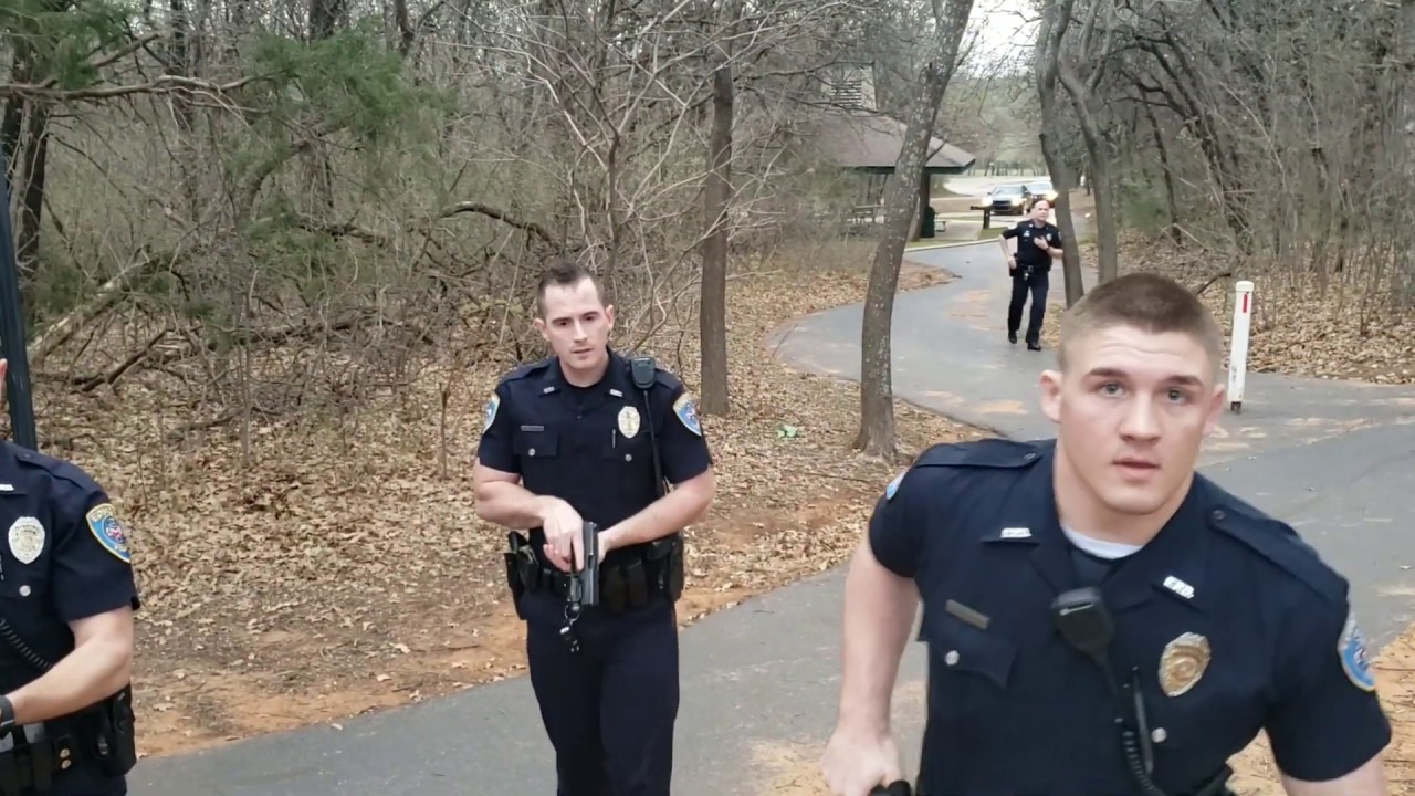 Edmond Hafer park , Edmond, Oklahoma. Held at gunpoint. Officers educated.