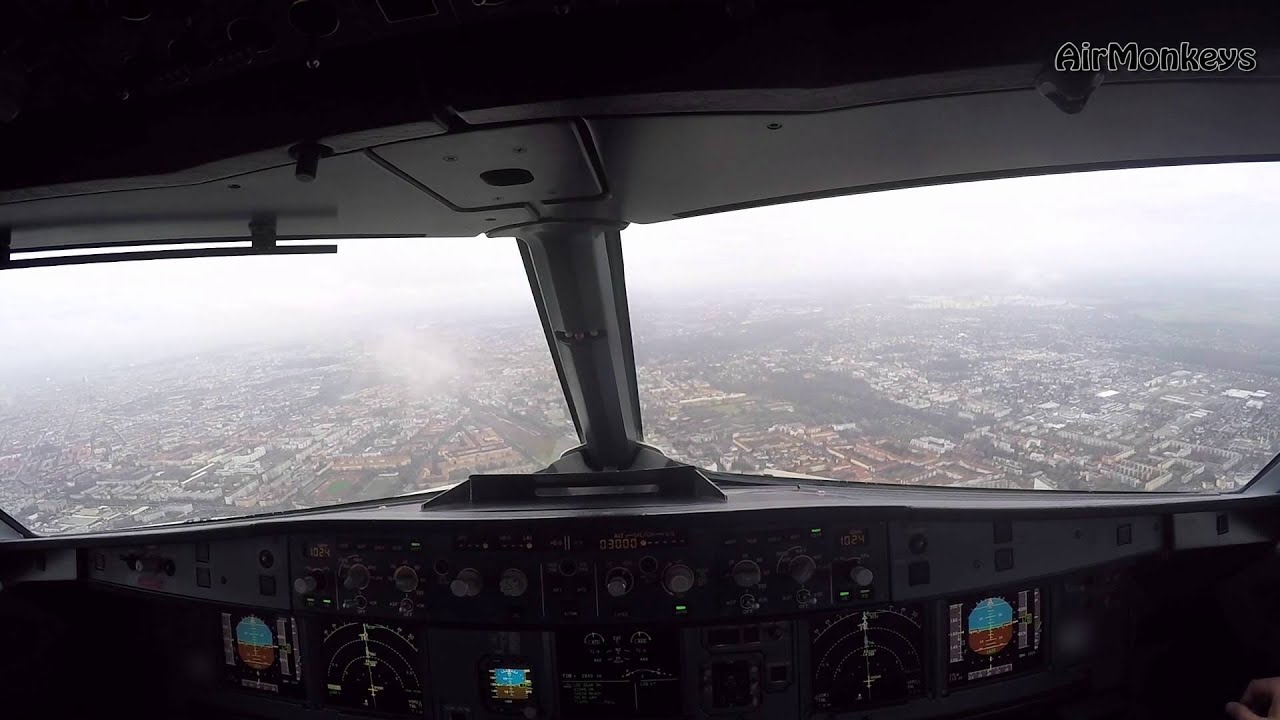 Cockpit/Pilot´s view - Airbus A320 landing - Berlin
