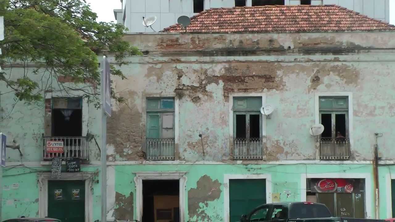 Spacer po Luandzie, ceny minibaru w hotelu (styczeń 2014)
