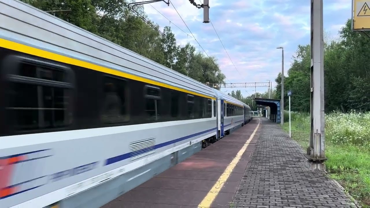 Przelot EP08-008 z op&oacute;źnionym 50 minut składem IC 8304 MALCZEWSKI przez stację Gliwice Kuźnica #dc 